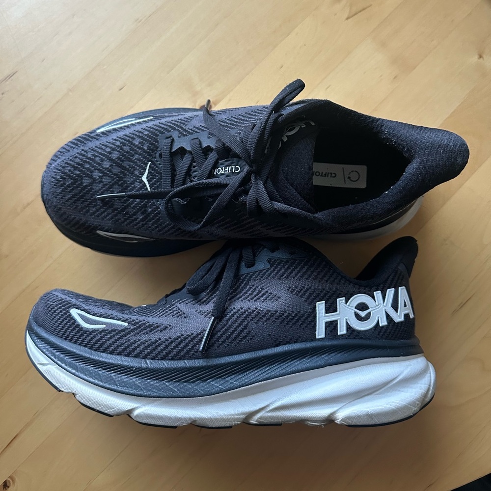 Hoka Clifton 9 Running Shoes